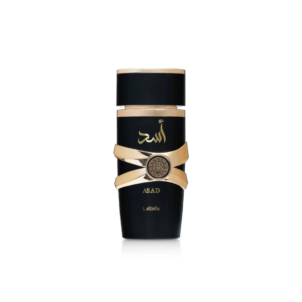 Frasco de 100 ml de Lattafa Asad EDP en negro y dorado con escritura árabe, una banda decorativa dorada y un emblema circular en el centro, sobre fondo blanco.